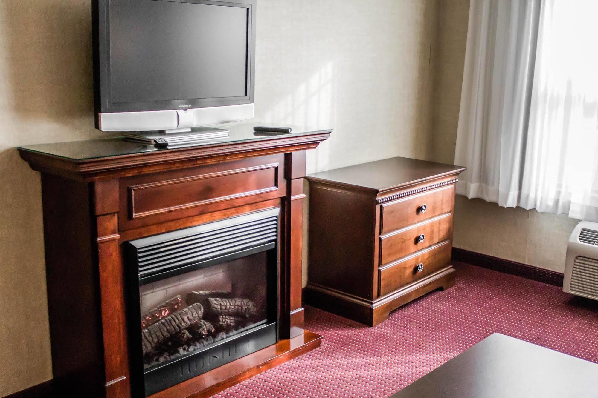 Comfort Suites Lake George - Queensbury المظهر الخارجي الصورة