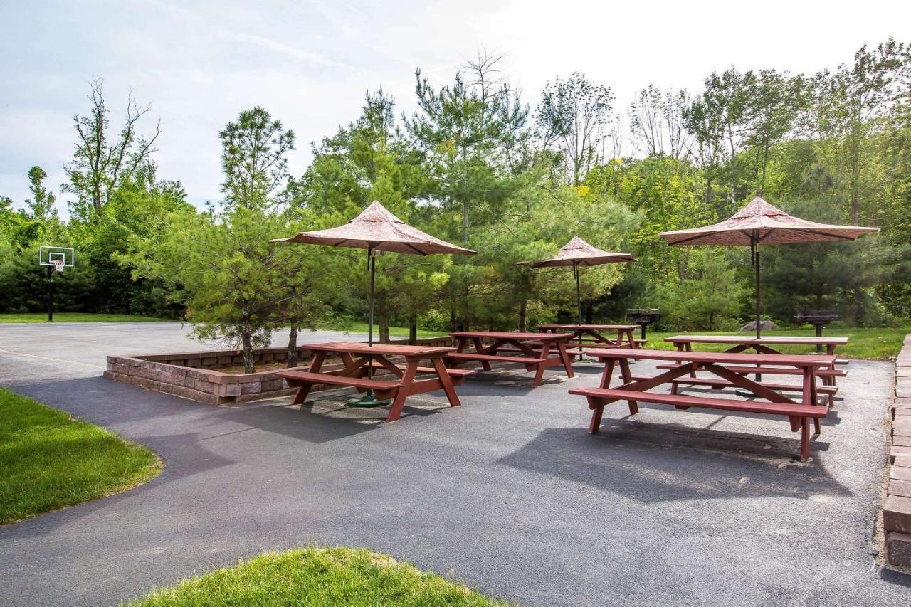 Comfort Suites Lake George - Queensbury المظهر الخارجي الصورة